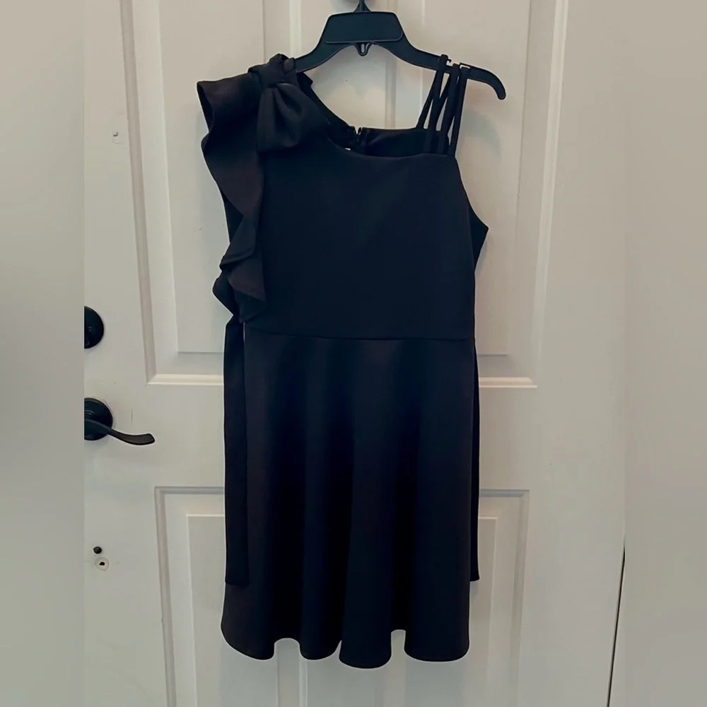 Elegant Black Girl's Dress - Picture 2 of 6